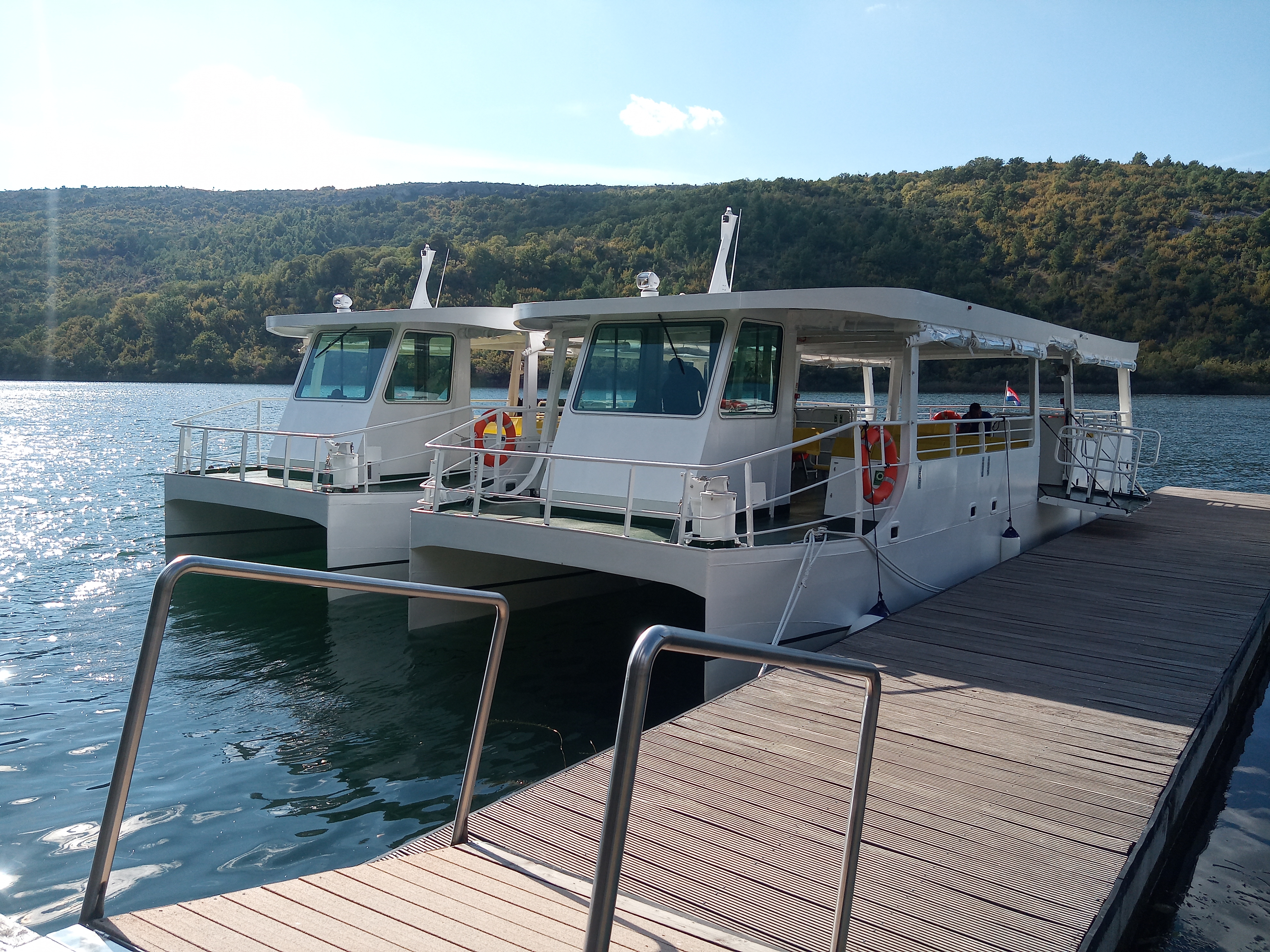 This week we delivered our first two „green“ boats!